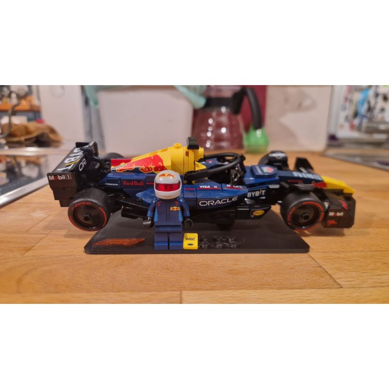 Formule 1 Lego, avec sont support impirmé en 3D